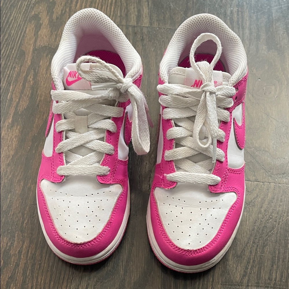 Nike Kids Sneakers in Pink and White